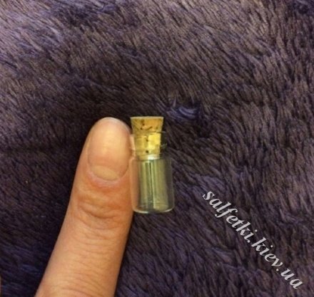 glass mini bottle 0.5 ml  with cork
