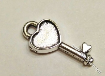 Ключ старинный №68 серебро