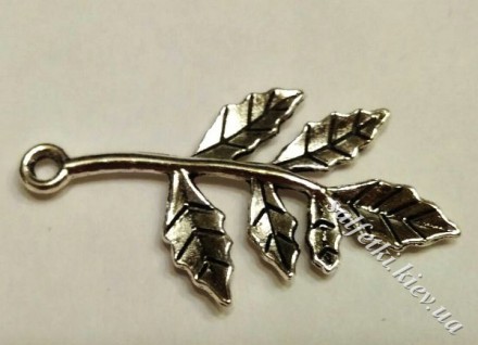 Підвіска металева Гілочка з листям 16 х 30 мм (колір - срібло)