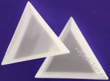 Тарелочка для бисера треугольная