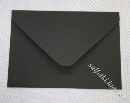 Конверт із матового дизайнерського паперу 110 г/м2. Колір чорний. Розміри конверта 16,2 х 11,3 см.