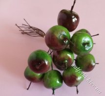 Яблоки средние зеленые с коричневым пучок